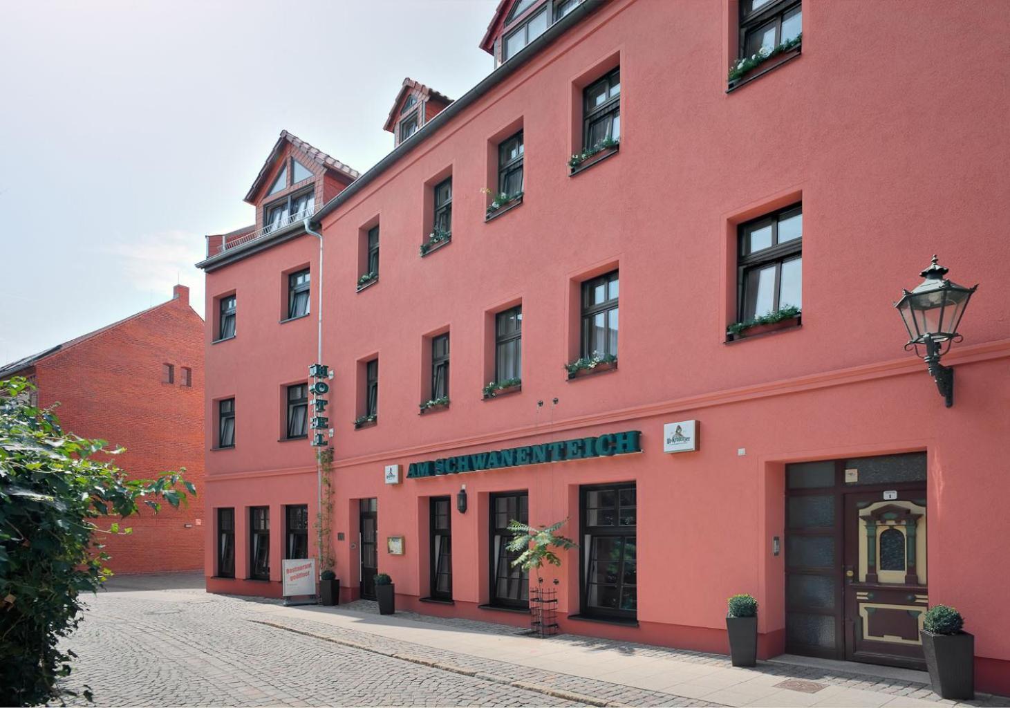Hotel-Pension Am Schwanenteich Wittenberg Exterior foto